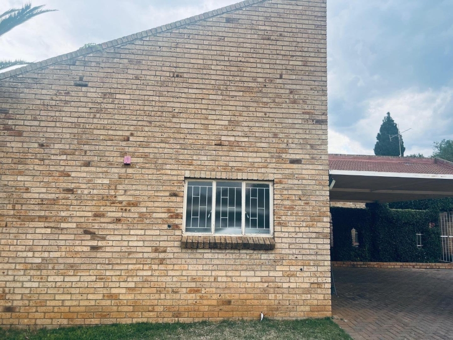 5 Bedroom Property for Sale in Potchefstroom South North West